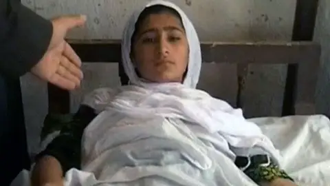 Una de las niñas envenenadas en Afganistán Una de las niñas envenenadas en Afganistán