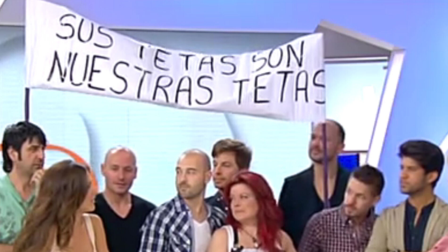"Sus tetas son nuestras tetas"