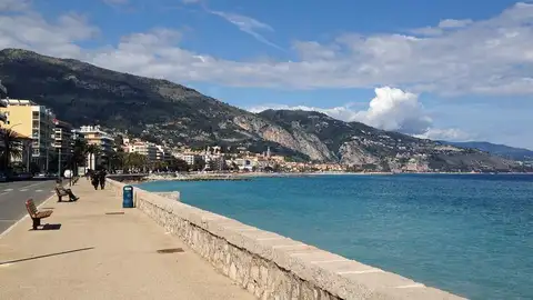 El paseo marítimo de Menton El paseo marítimo de Menton