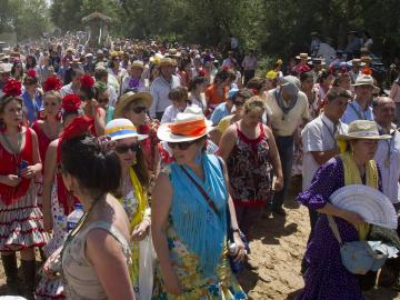 Las hermandades esperan a la Virgen del Rocío