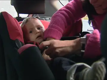 Una de cada cuatro sillas de retención infantil suspende en seguridad y manejo Una de cada cuatro sillas de retención infantil suspende en seguridad y manejo
