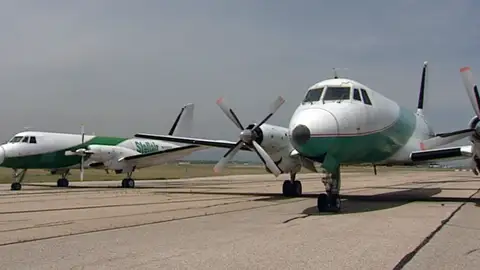 Los todoterrenos del cielo que fueron olvidados por la crisis económica Los todoterrenos del cielo que fueron olvidados por la crisis económica
