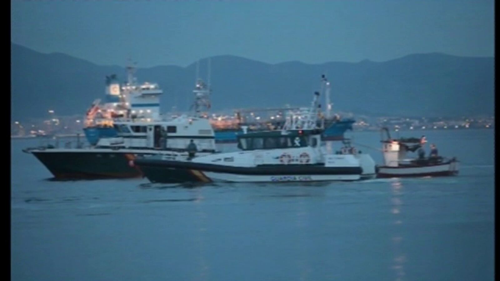 Interior defiende que los pescadores españoles faenen 