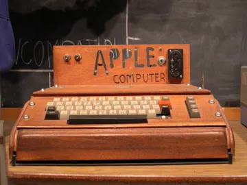 Ordenador Apple I de Steve Jobs y Wozniak Ordenador Apple I de Steve Jobs y Wozniak