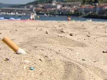 Colillas en la playa Colillas en la playa