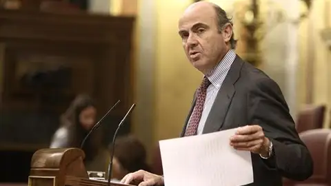 El PP saca adelante la reforma financiera sin el apoyo del PSOE El PP saca adelante la reforma financiera sin el apoyo del PSOE