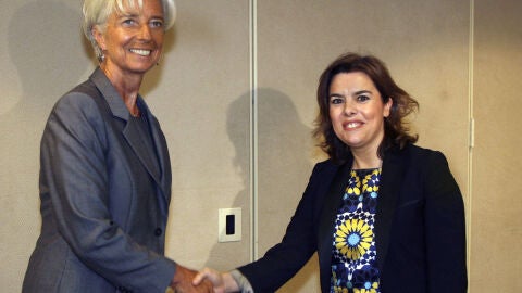 Soraya Sa&eacute;nz de Santamar&iacute;a en Washington junto a Christine Lagarde