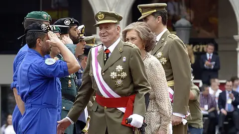 El rey, en el desfile de las Fuerzas Armadas en Valladolid El rey, en el desfile de las Fuerzas Armadas en Valladolid