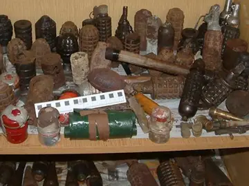 Arsenal de armas incautado por la Policía Arsenal de armas incautado por la Policía