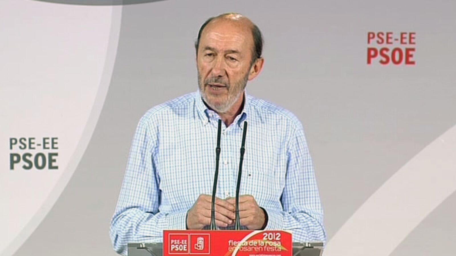 Rubalcaba se muestra dispuesto a dialogar pero acusa al Gobierno de empeorar la situación