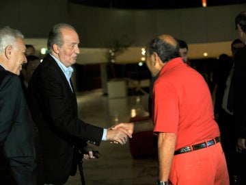 Emilio Botín saluda a Don Juan Carlos