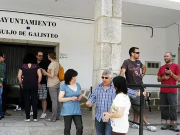 Referéndum para elegir toros o empleo Referéndum para elegir toros o empleo