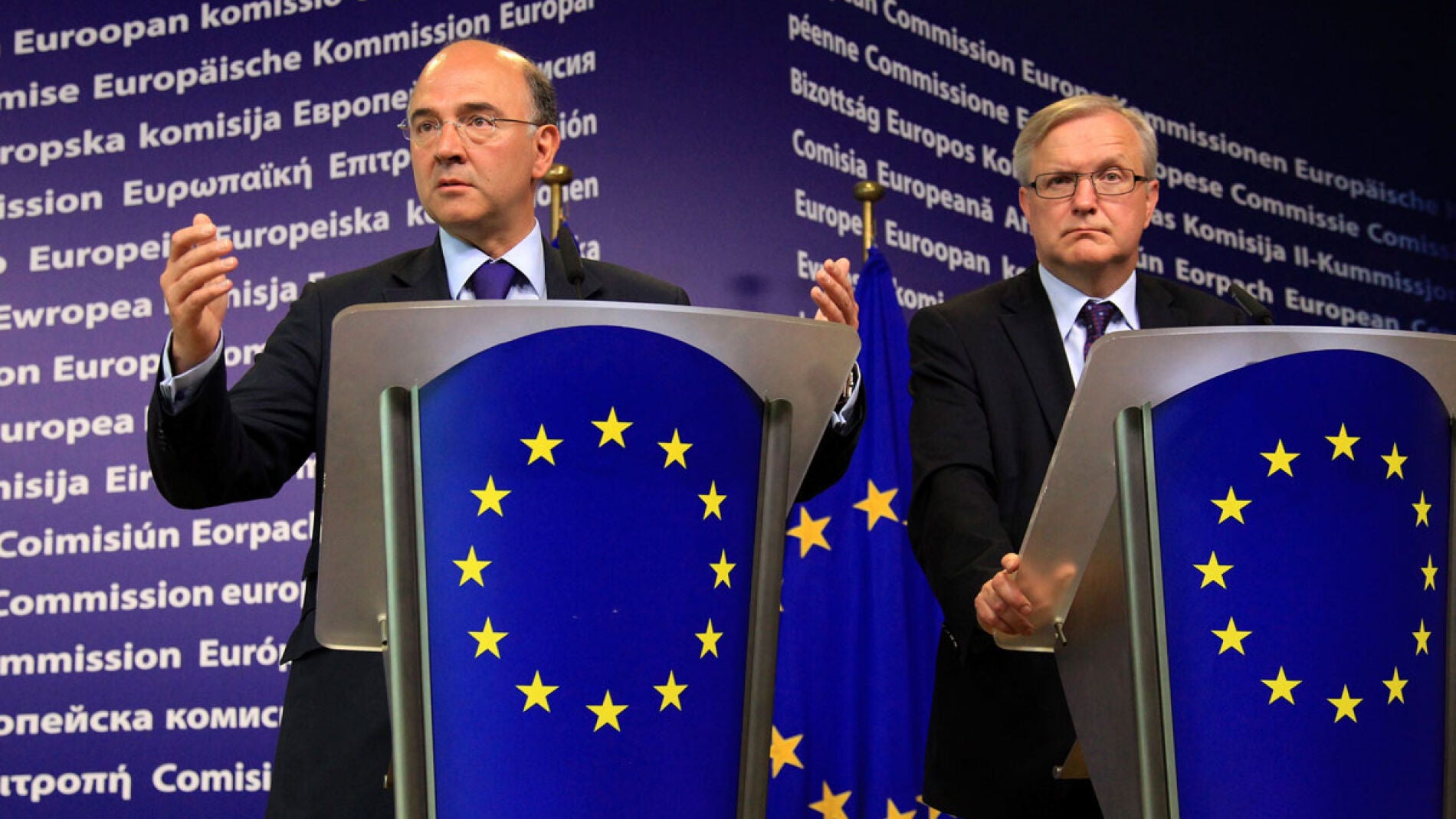 El vicepresidente econ&oacute;mico de la CE, Olli Rehn y el ministro franc&eacute;s de Finanzas, Pierre Moscovici