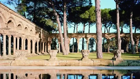 Claustro románico en Palamós Claustro románico en Palamós