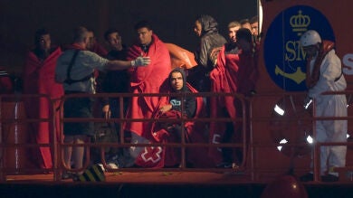 Una patera con 25 inmigrantes argelinos y otra de 19 de origen magrebí han sido rescatadas en aguas de Almería