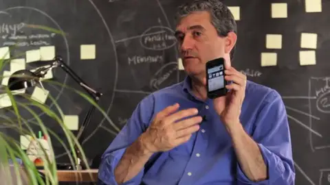 Guillermo Fesser presenta TuneIn Radio Guillermo Fesser presenta TuneIn Radio