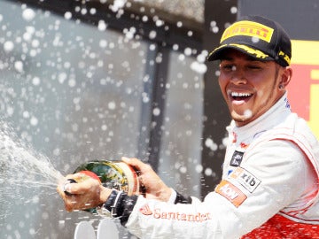 Lewis Hamilton en el podio