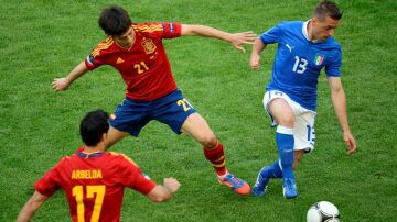 David Silva presiona ante Italia
