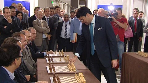 El campe&oacute;n del mundo de ajedrez, Anand
