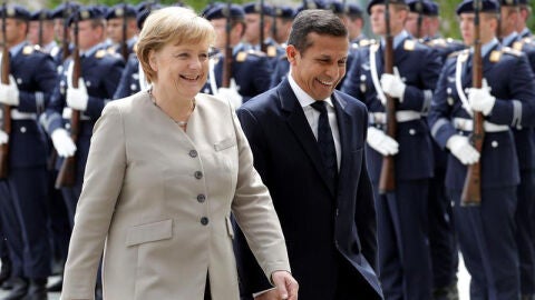 Merkel recibe a Ollanta Humala