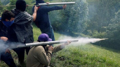 Nueve detenidos y dos agentes heridos durante las protestas mineras en Asturias
