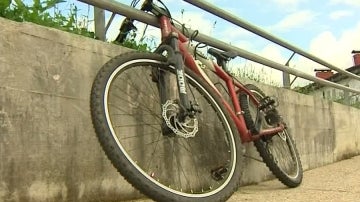 Un menor grave después de que unos compañeros le manipularan su bicicleta