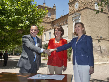 Los presidentes de las tres comunidades Sanz, Barcina y Rudi