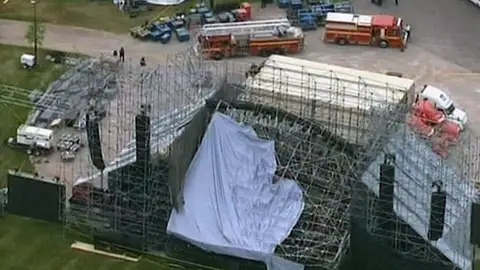 Imagen del escenario derrumbado Imagen del escenario derrumbado