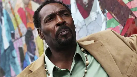 Fallece Rodney King, el protagonista de las revueltas raciales de Los Ángeles en 1991 Fallece Rodney King, el protagonista de las revueltas raciales de Los Ángeles en 1991