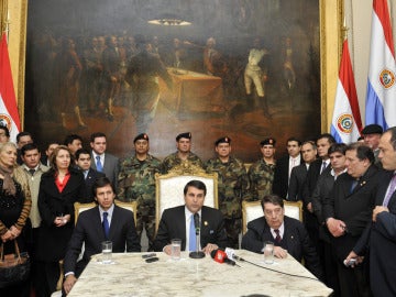 Felipe Franco junto a su nuevo Gobierno en Paraguay