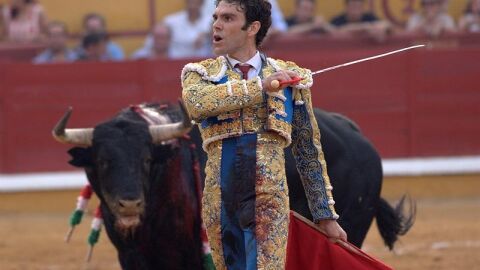 Jos&eacute; Tom&aacute;s mira a su p&uacute;blico