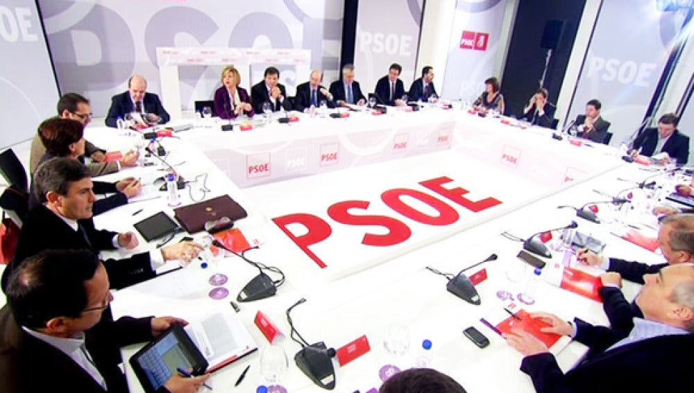 Mesa de debate en el PSOE