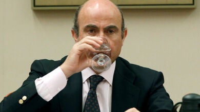 De Guindos avanza que el PIB empezará a crecer en el último trimestre de 2013
