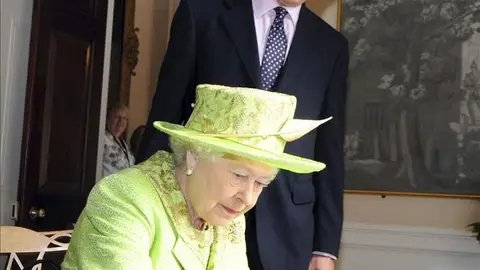 Isabel II en Irlanda del Norte Isabel II en Irlanda del Norte