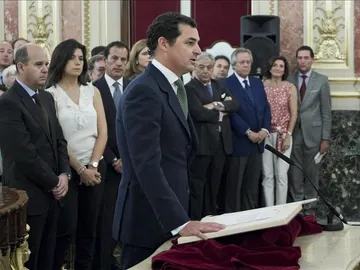 González-Echenique jurando su cargo como presidente de RTVE en el Congreso González-Echenique jurando su cargo como presidente de RTVE en el Congreso
