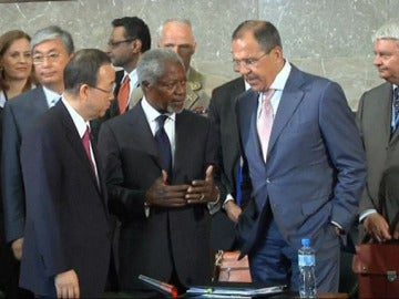 Kofi Annan en Ginebra Kofi Annan en Ginebra