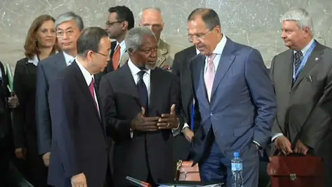 Kofi Annan en Ginebra Kofi Annan en Ginebra