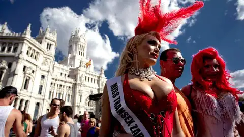 Transexuales en la Plaza de Cibeles Transexuales en la Plaza de Cibeles