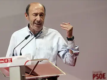 Rubalcaba en la clausura del Congreso Regional de Canarias Rubalcaba en la clausura del Congreso Regional de Canarias