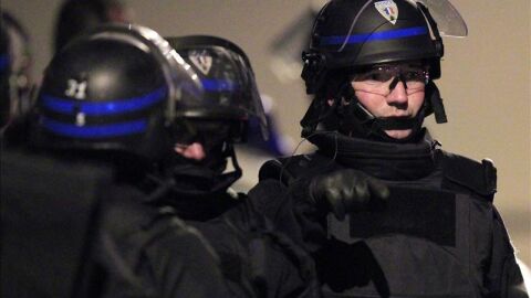 La Polic&iacute;a francesa sigue buscando al autor de los disparos