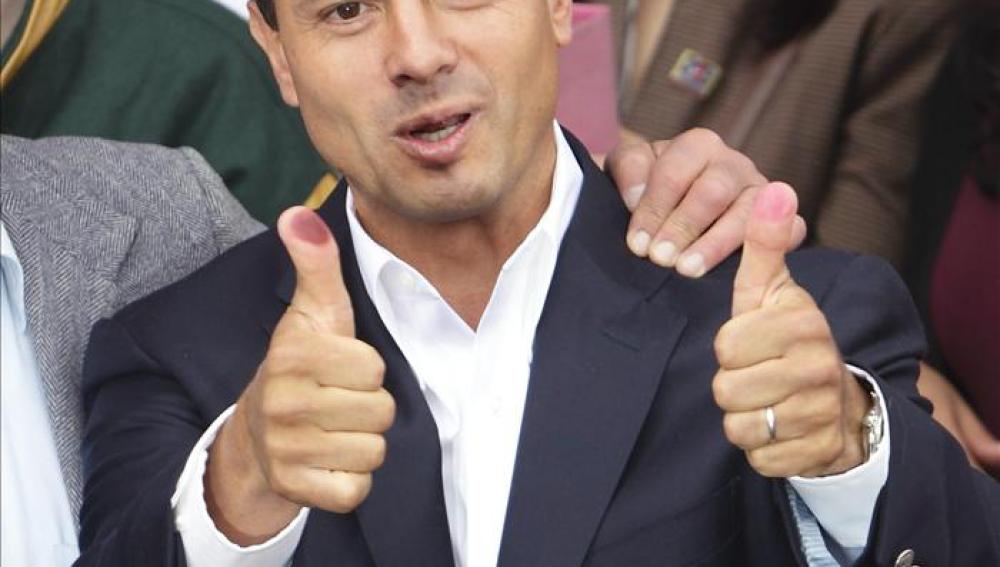 Peña Nieto vota en Atlacomulco