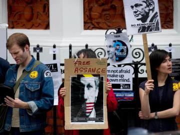 Asilo político de Assange 