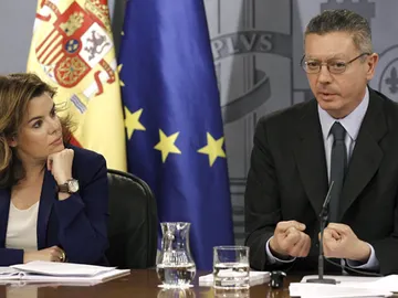Santamaría y Gallardón, tras el Consejo de Ministros Santamaría y Gallardón, tras el Consejo de Ministros