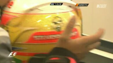 Hamilton coloca la estrella de Villota en su casco