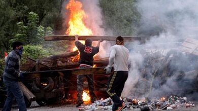 Seis mineros detenidos y dos guardias civiles heridos por cohetes en Asturias