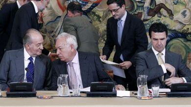 El Rey preside la reunión de la Fundación Carolina
