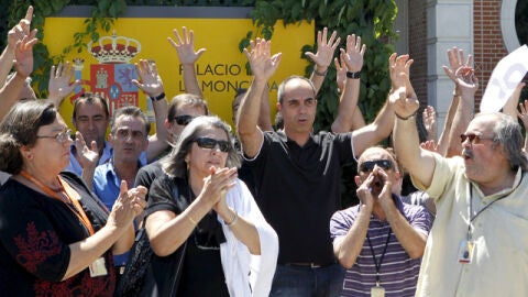 Funcionarios frente a la Moncloa