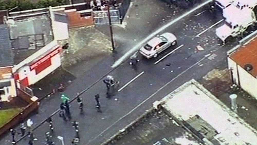 Violentos enfrentamientos en Belfast