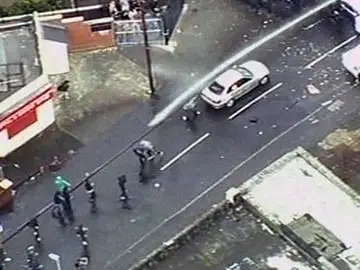 Violentos enfrentamientos en Belfast Violentos enfrentamientos en Belfast