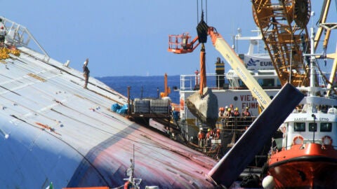 El Costa Concordia, naufragado